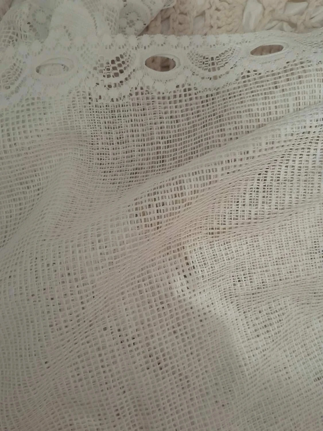 Cortina longa, voile de corujinhas na cor branca, mede 0,95cm X 145cm – photo 5